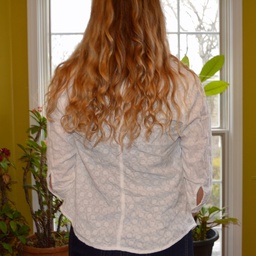 Beautiful White Gap Medium Button Down Blo - image 3